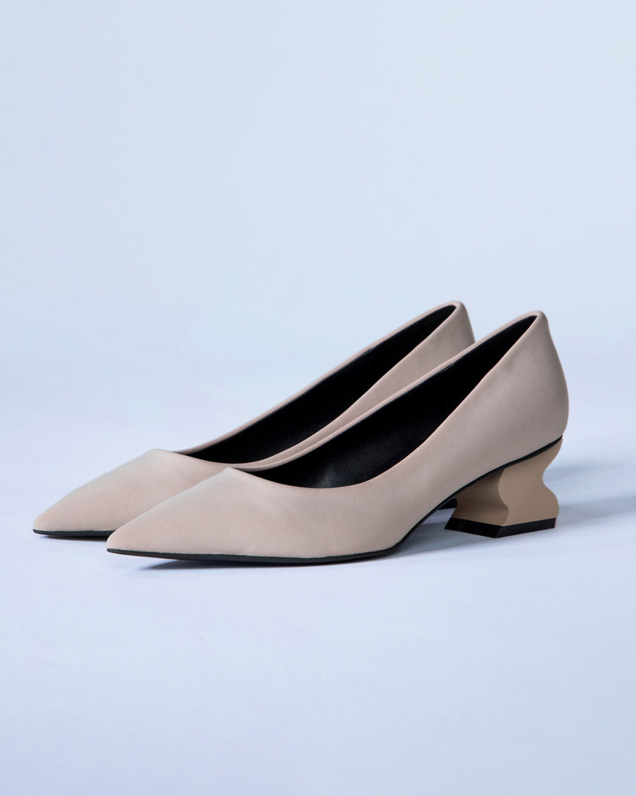 iRi MONLE Beige Pointed Toe Pump