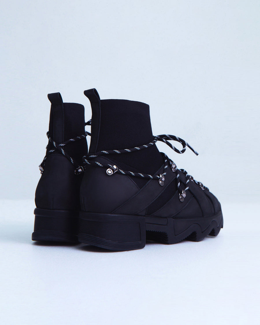 iRi Black ROY Eyelet Lace up Sneaker